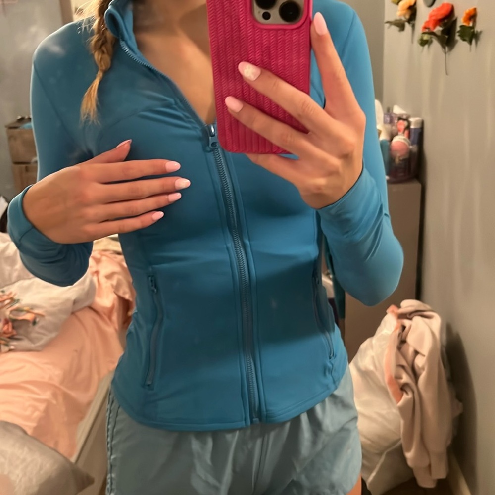 Lululemon quality tight zip up jacket